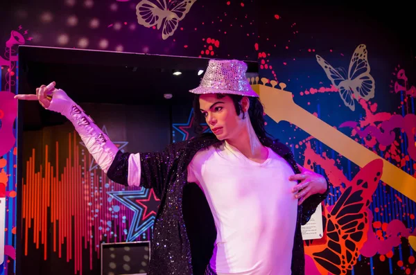 The wax figure of Michael Jackson in Madame Tussauds Singapore. — Stock Photo, Image