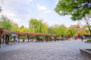 Shuhe antik kenti Lijiang ve eski çay yolu üzerinde iyi korunmuş şehrin en eski habitatları biridir. 