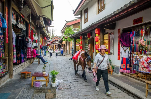 Shuhe Ancient Town je jedním z nejstarších stanovišť Lijiang a zachovalé město na trase staré čaj. — Stock fotografie