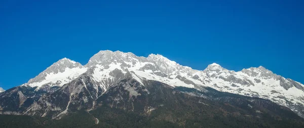 Landschaft des Yulong-Schneeberges — Stockfoto