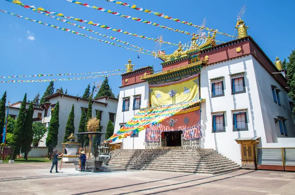 Tibetan temple in the Tibetan village which is located at Yunnan Nationalities Village, China. — Stock Photo, Image