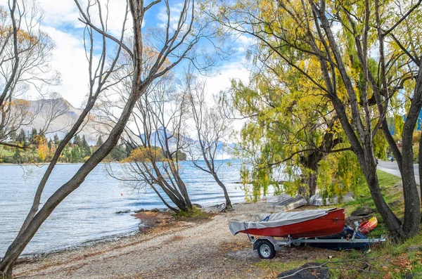 Bela paisagem de outono do Lago Wanaka na Nova Zelândia . — Fotografia de Stock