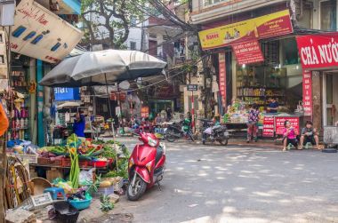 Sabah semt pazarı Hanoi, Vietnam için yerel günlük yaşam. İnsanlar-ebilmek çevresinde keşfetmek seen.