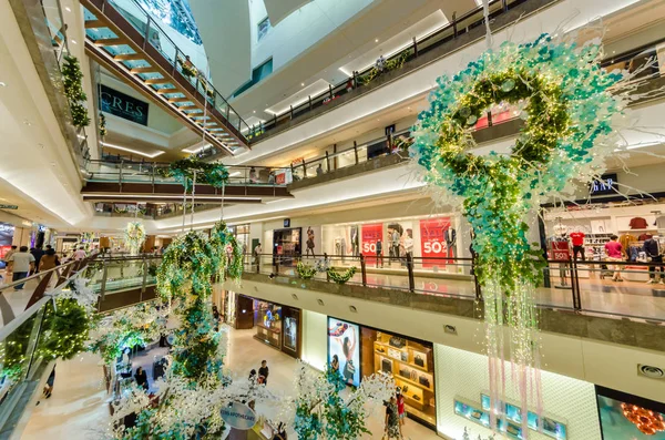 Kuala Lumpur Malásia Dezembro 2017 Decoração Natal Gardens Mall Pessoas — Fotografia de Stock