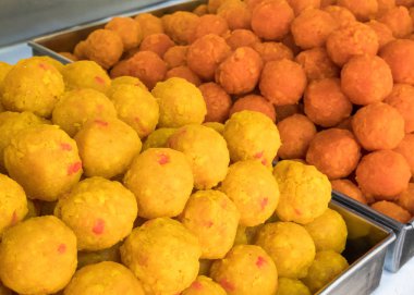 Ünlü Hint aperatif Motichoor gidecektir denilen, laddoo, laddo veya laddu bilir. Bu tatlı bir top şeklinde ve favori şenlikli bir tedavi Hindistan 's.