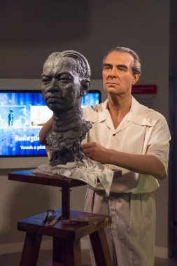 Silpa Bhirasri balmumu figürü Madame Tussauds Müzesinde, Siam Discovery Bangkok Tayland 'da.