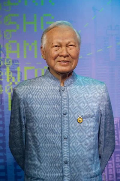 Umum Prem Tinsulanonda patung lilin tampilan di Madame Tussauds Museum, Siam Penemuan di Bangkok Thailand . — Stok Foto