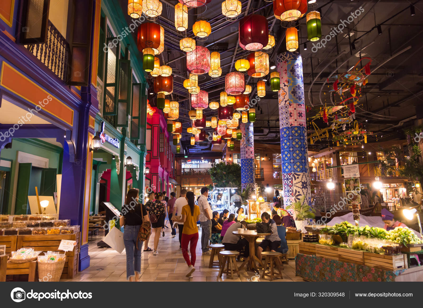 Ground Floor Floating Market In Iconsiam Shopping Mall Can Get The