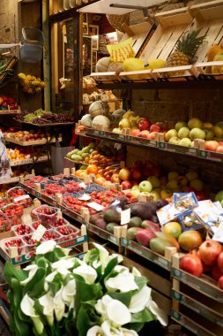 Markette taze sebzeler