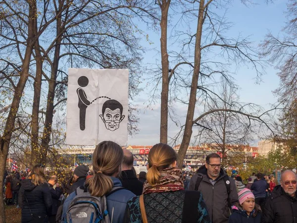 Protesten op de Letna vlakte in Praag — Stockfoto