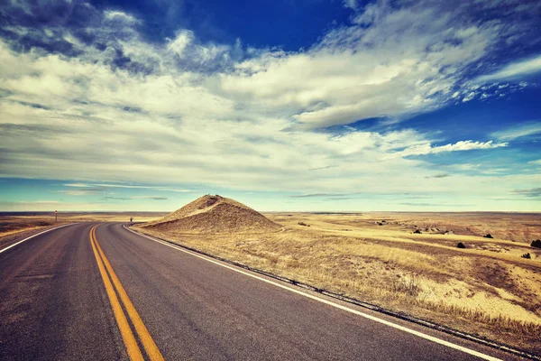 Вінтаж стилізовані порожній дороги, подорожі концепцію, США — стокове фото