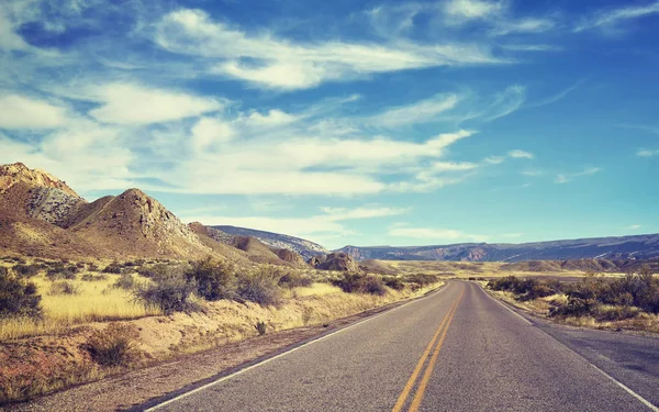 Color toned endless road, travel concept picture, USA — Stock Photo, Image