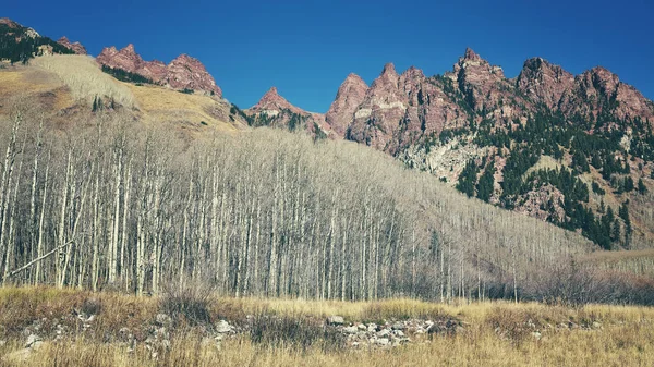 Retro kleur gestemde berglandschap. — Stockfoto