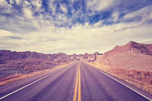 Vintage toned scenic desert highway, travel concept, USA — Stock Photo, Image