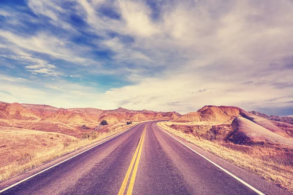 Color tonificado carretera escénica, fondo de viaje . — Foto de Stock