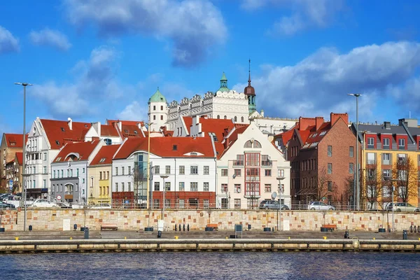 Foto der Stadt Szczecin am Wasser, Polen. — Stockfoto