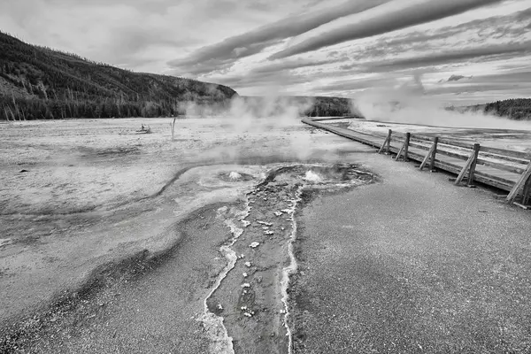 Aktivní gejzíry Yellowstonského národního parku, USA. — Stock fotografie