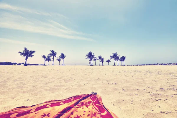 Vintage toned picture of a beach, summer holidays concept. — Stock Photo, Image