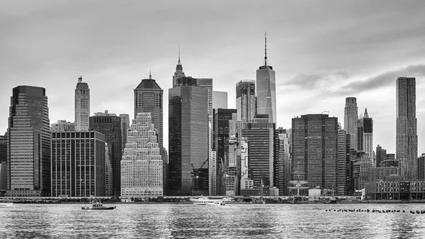 Zwart-wit foto van Manhattan, New York, Verenigde Staten. — Stockfoto