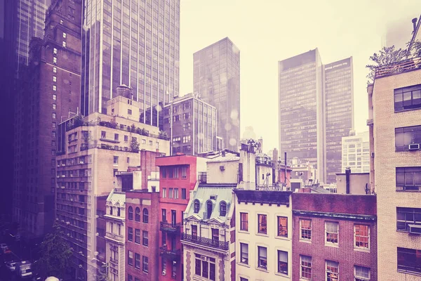 Manhattan Midtown buildings on a rainy day, NYC. — Stock Photo, Image