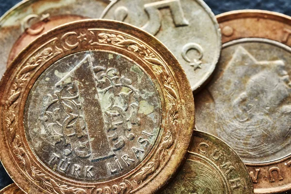 Nahaufnahme der alten türkischen Lira-Münzen. — Stockfoto