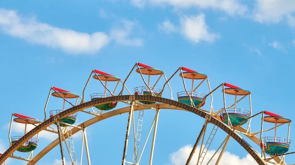 Zdjęcie panoramiczne Ferris Wheel. — Zdjęcie stockowe