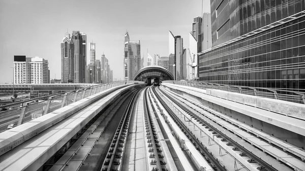 Zwart-wit foto van Dubai city, Verenigde Arabische Emiraten. — Stockfoto