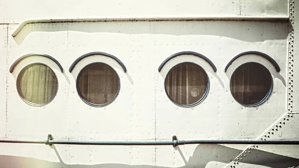 Retro stilizált képe egy régi hajó kajütablakokból közelről — Stock Fotó