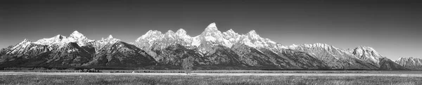 Panoramic picture of the Grand Teton Mountain Range. — Stock Photo, Image