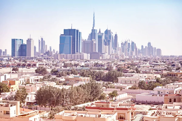 Skyline van Dubai, Verenigde Arabische Emiraten. — Stockfoto