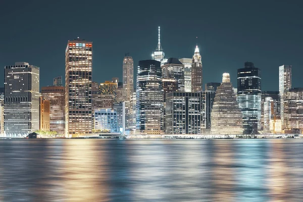 New York City skyline på natten, USA — Stockfoto