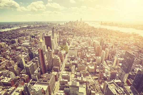 Letecký snímek areálu panorama Manhattanu při západu slunce, Usa. — Stock fotografie