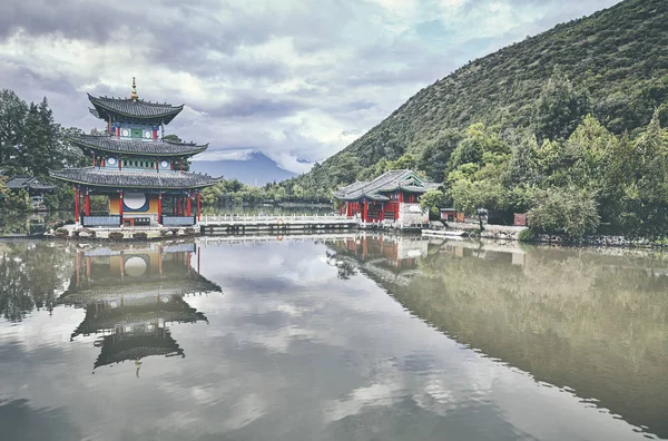 Jade Spring Park i Lijiang, China. — Stockfoto