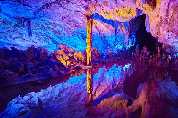 Reed flüt mağara Guilin, Çin. — Stok fotoğraf