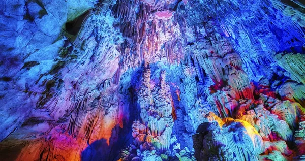 Jaskinia flet Reed, naturalne streszczenie tło. — Zdjęcie stockowe