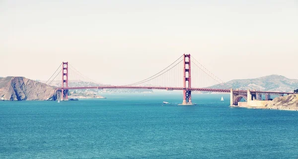 Panoramic picture of the Golden Gate Bridge, USA. — Stock Photo, Image