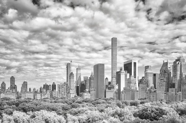 Nova York skyline sobre Central Park, EUA . — Fotografia de Stock
