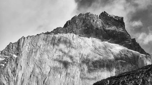 Cuernos del Paine rock formations, Chile. — Stok fotoğraf