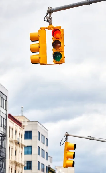 Światłach gdy wyświetlany czerwony, New York, Stany Zjednoczone Ameryki. — Zdjęcie stockowe