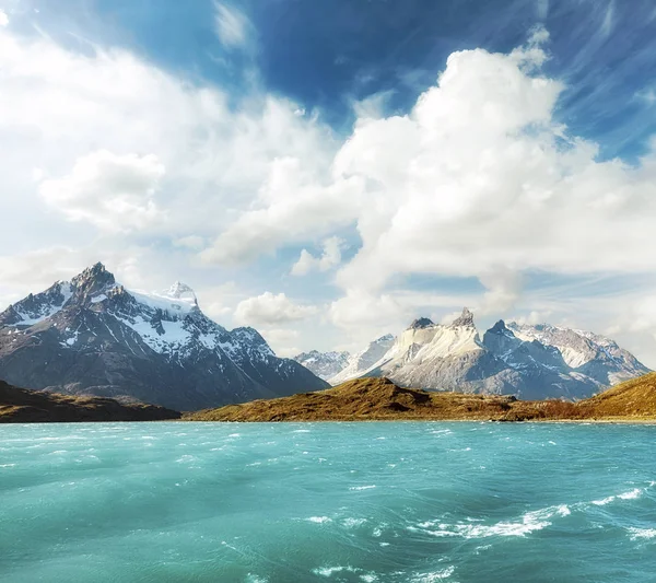 Pehoe jezero a Los Cuernos, Chile. — Stock fotografie