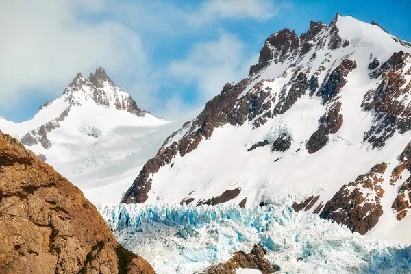 Ghiacciaio nella catena montuosa Fitz Roy, Argentina . — Foto Stock