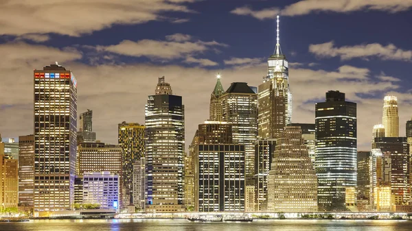 Manhattan bij nacht, New York City, Verenigde Staten — Stockfoto