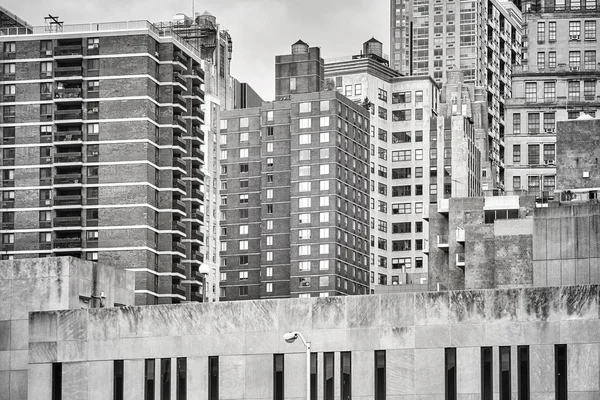 Black and white picture of New York buildings, USA — Stock Photo, Image