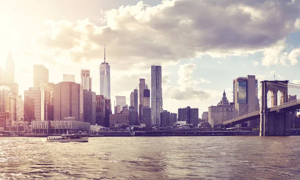 Gün batımında, New York Brooklyn'li gördün Manhattan. — Stok fotoğraf