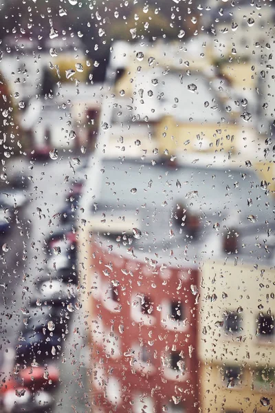 Gotas de chuva em um copo de janela. — Fotografia de Stock