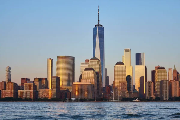 A naplemente, new York-i Manhattan látképének. — Stock Fotó