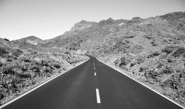 Czarno Białe Zdjęcie Malowniczej Drogi Parku Narodowym Teide Teneryfa Hiszpania — Zdjęcie stockowe