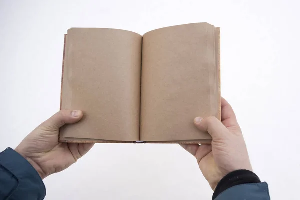 Ein Buch Mit Leeren Seiten Den Händen Eines Mannes Gedanken — Stockfoto