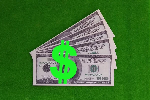 Sinal Dólar Verde Notas Dólar Americano Num Fundo Verde Negócios — Fotografia de Stock