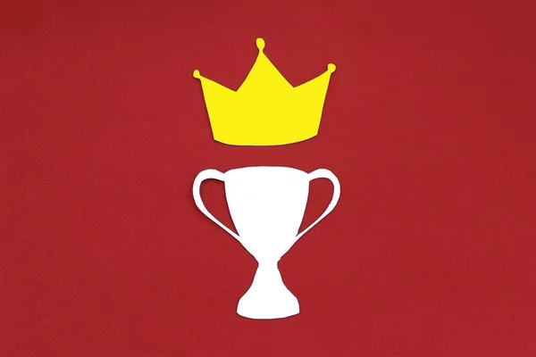 Kroon Award Cup Een Rode Achtergrond Overwinning Verwezenlijking Van Het — Stockfoto